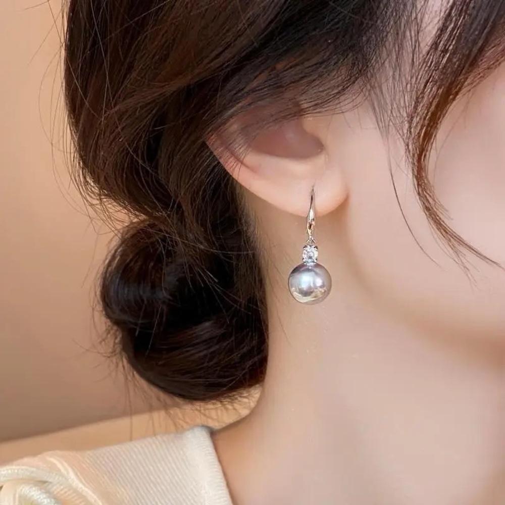 3/$40 NWT French Grey Imitation Pearl Earrings - Picture 3 of 3